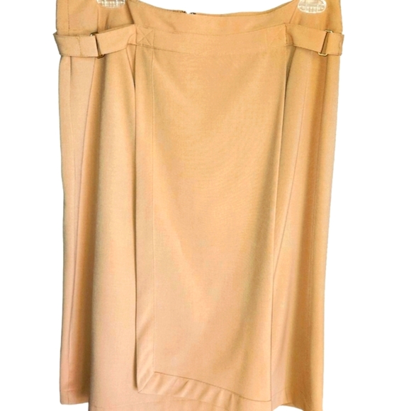 Worthington, Women's Carmel color faux wrap skirt, w/hardware at waist, Size 18 - Picture 9 of 12